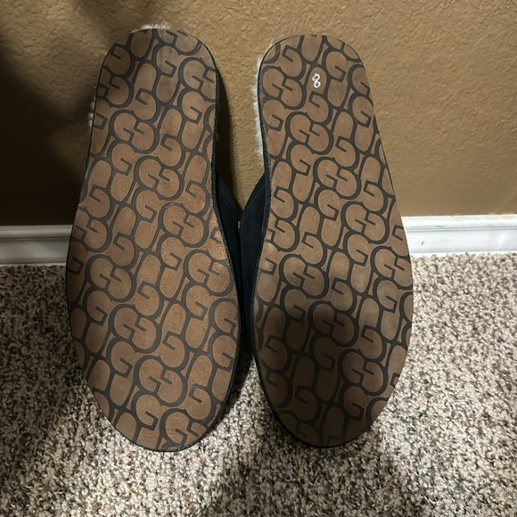 Ugg Scuff Slippers Size 11 Black - Picture 2 of 8